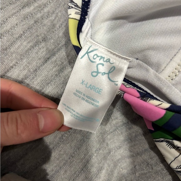 Floral Halter One-Piece Swimsuit - Picture 10 of 12